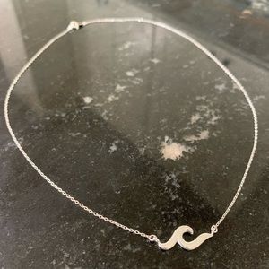 Silver simple wave necklace